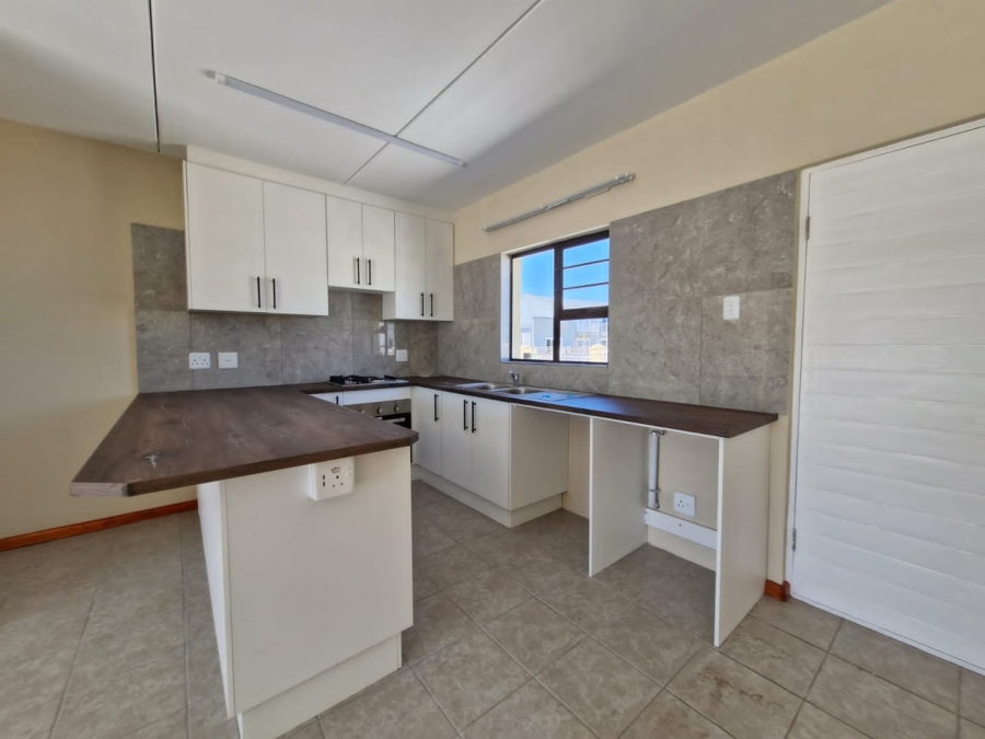 To Let 2 Bedroom Property for Rent in Parsonsvlei Eastern Cape